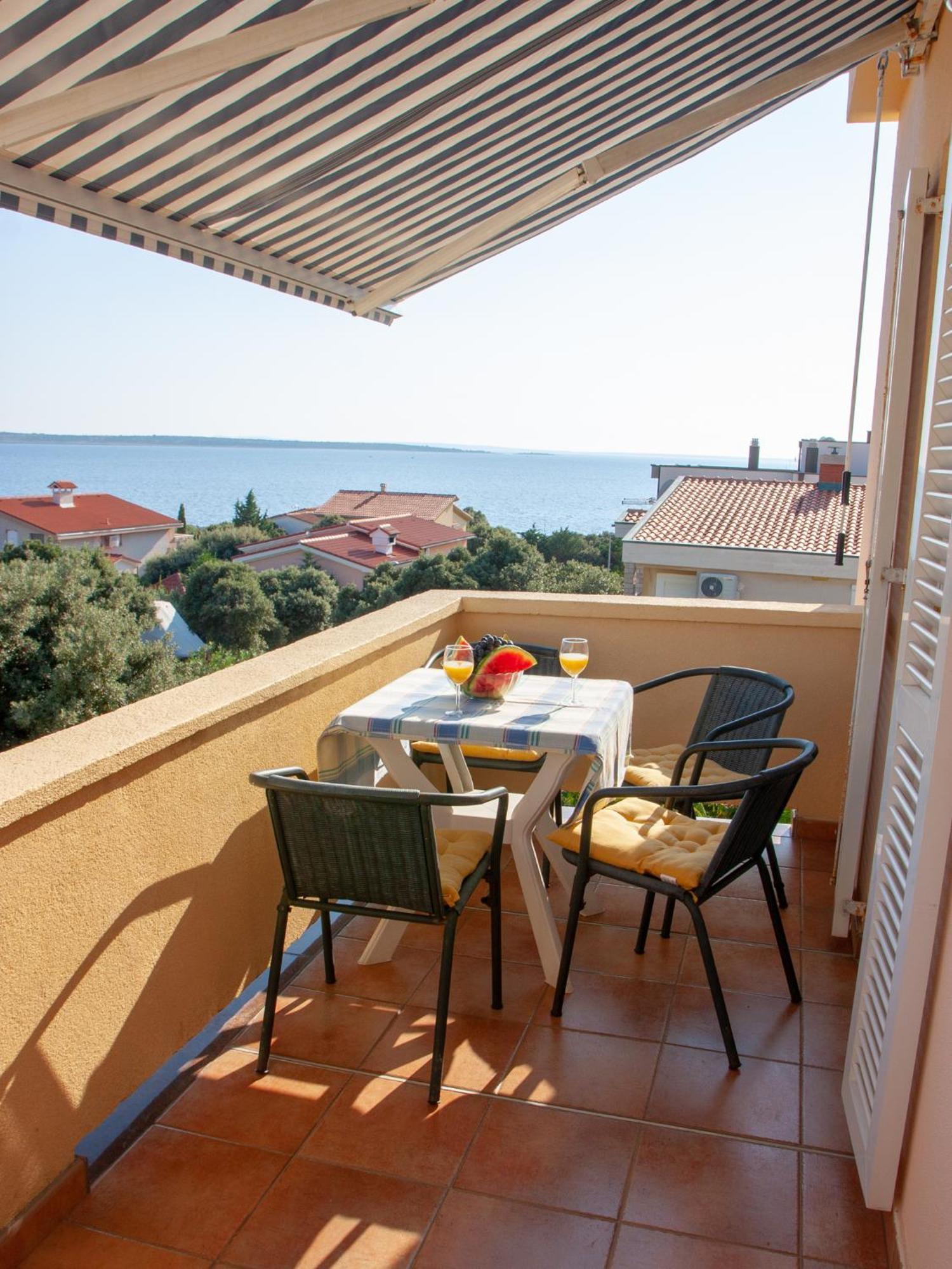 Apartments Villa Ana Mandre Buitenkant foto