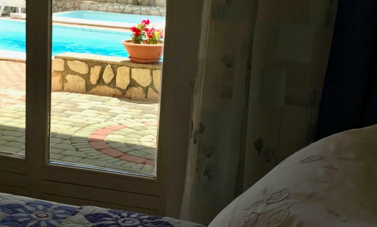Apartments Villa Ana Mandre Buitenkant foto