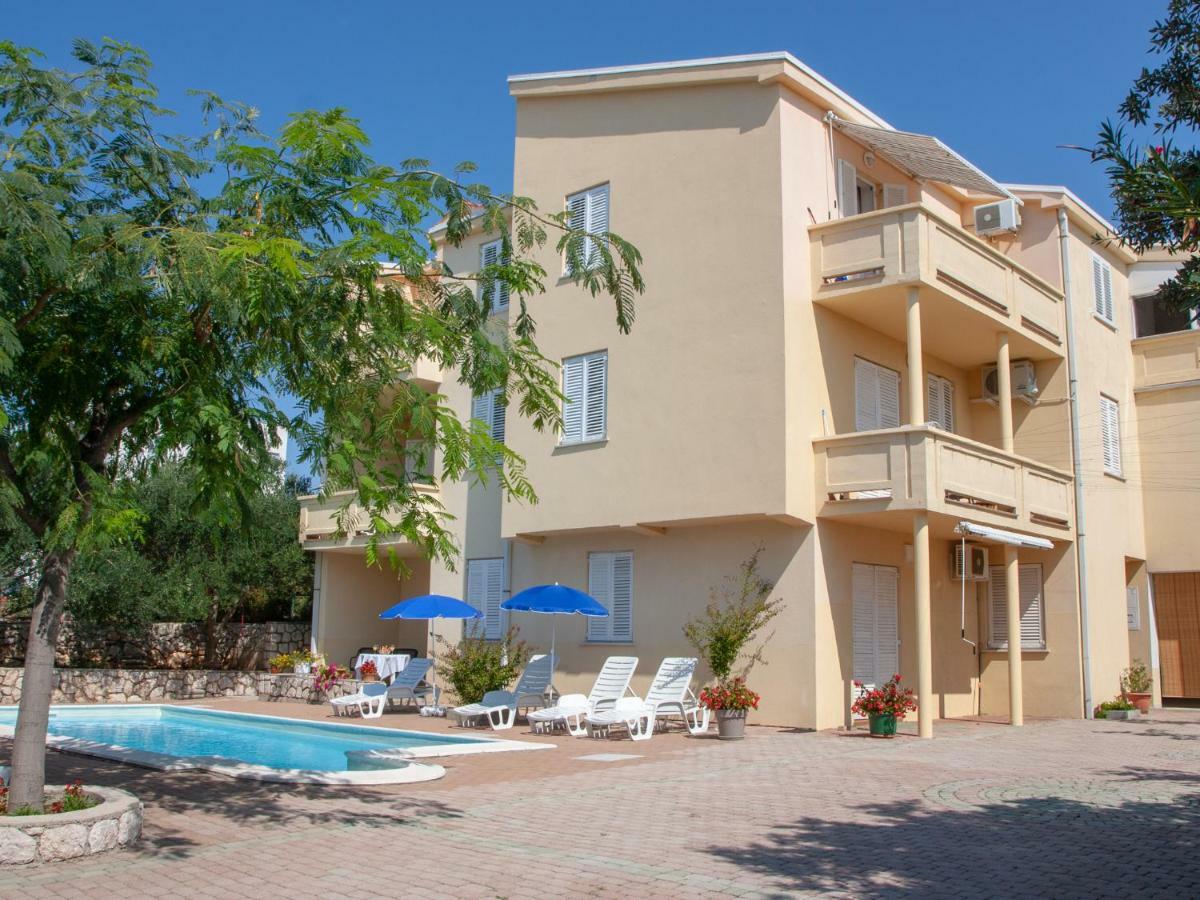 Apartments Villa Ana Mandre Buitenkant foto