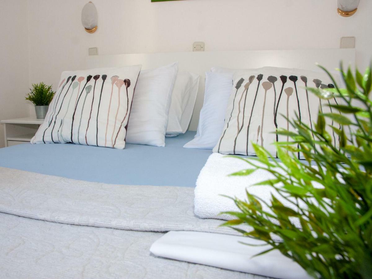 Apartments Villa Ana Mandre Buitenkant foto